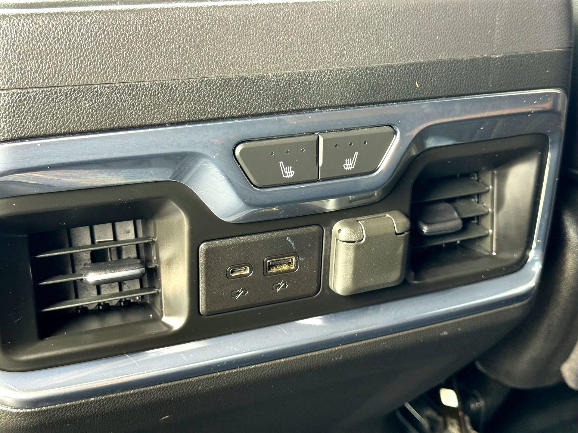 Used 2021 Chevrolet Silverado 3500 High Country AWD/4WD image 22