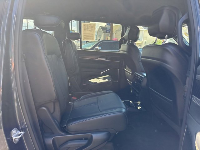 Used 2024 Jeep Wagoneer Series III image 43