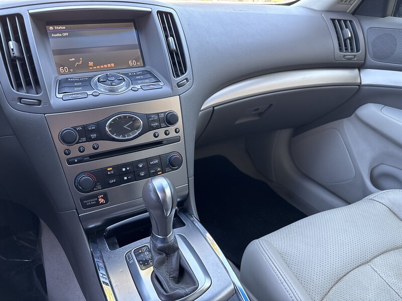 Used 2012 INFINITI G25 Journey RWD image 41