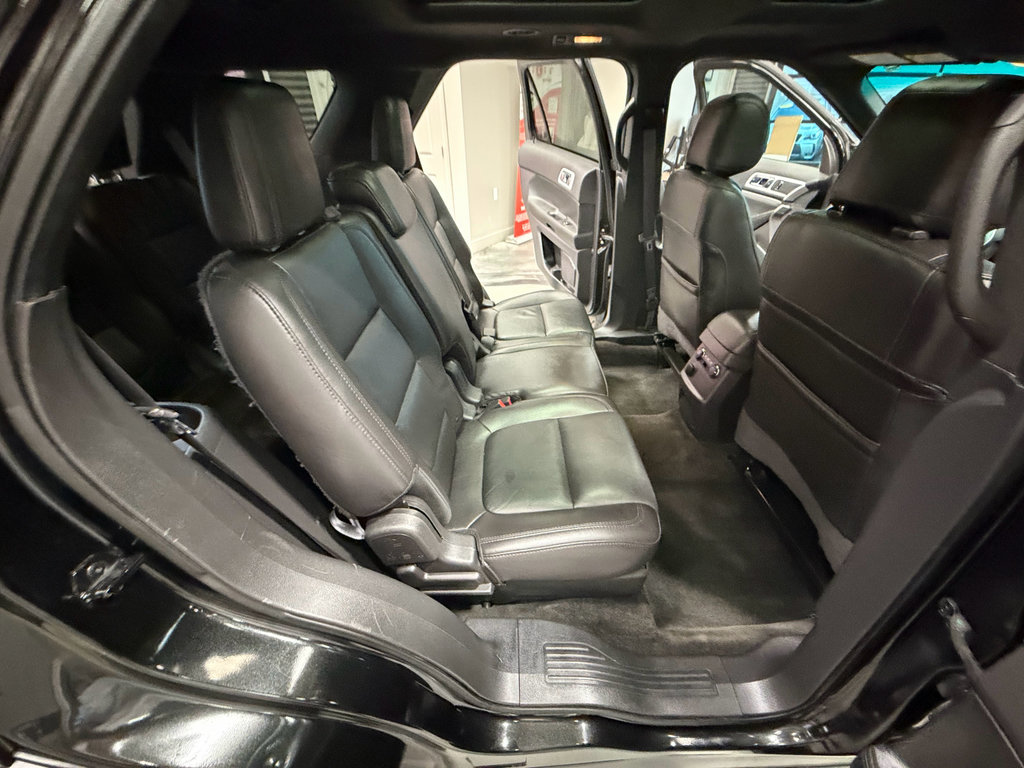 Used 2015 Ford Explorer XLT w/ Equipment Group 202A AWD/4WD image 48