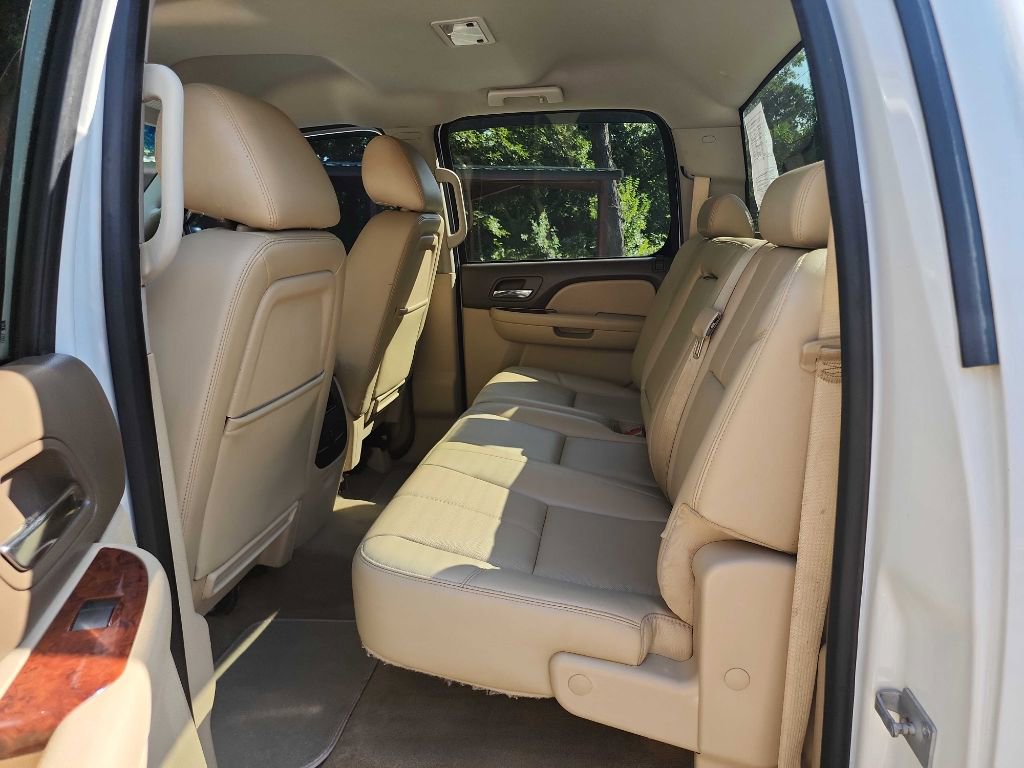 Used 2014 Chevrolet Silverado 3500 LTZ w/ LTZ Plus Package AWD/4WD image 34