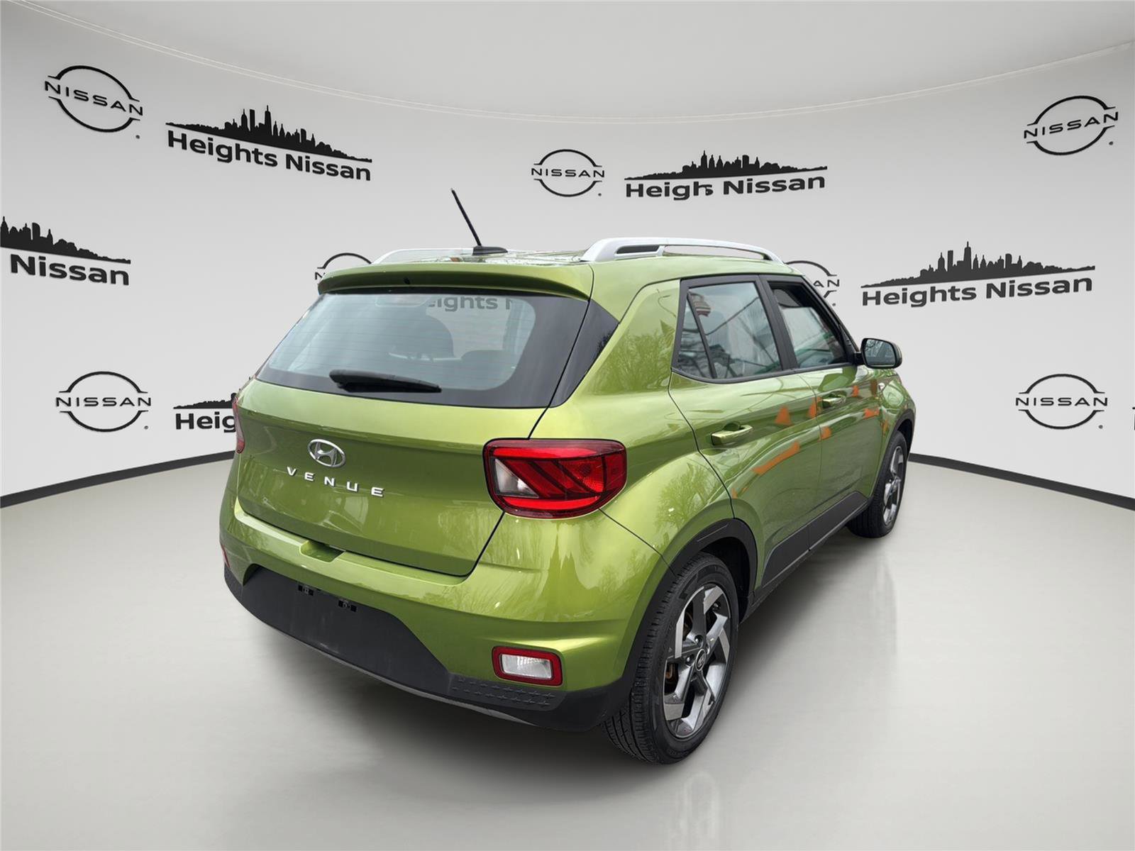 Used 2023 Hyundai Venue SEL w/ Cargo Package image 5