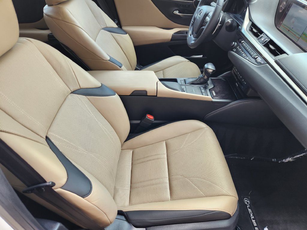 Used 2019 Lexus ES 350 Ultra Luxury w/ Accessory Package 2 FWD image 13