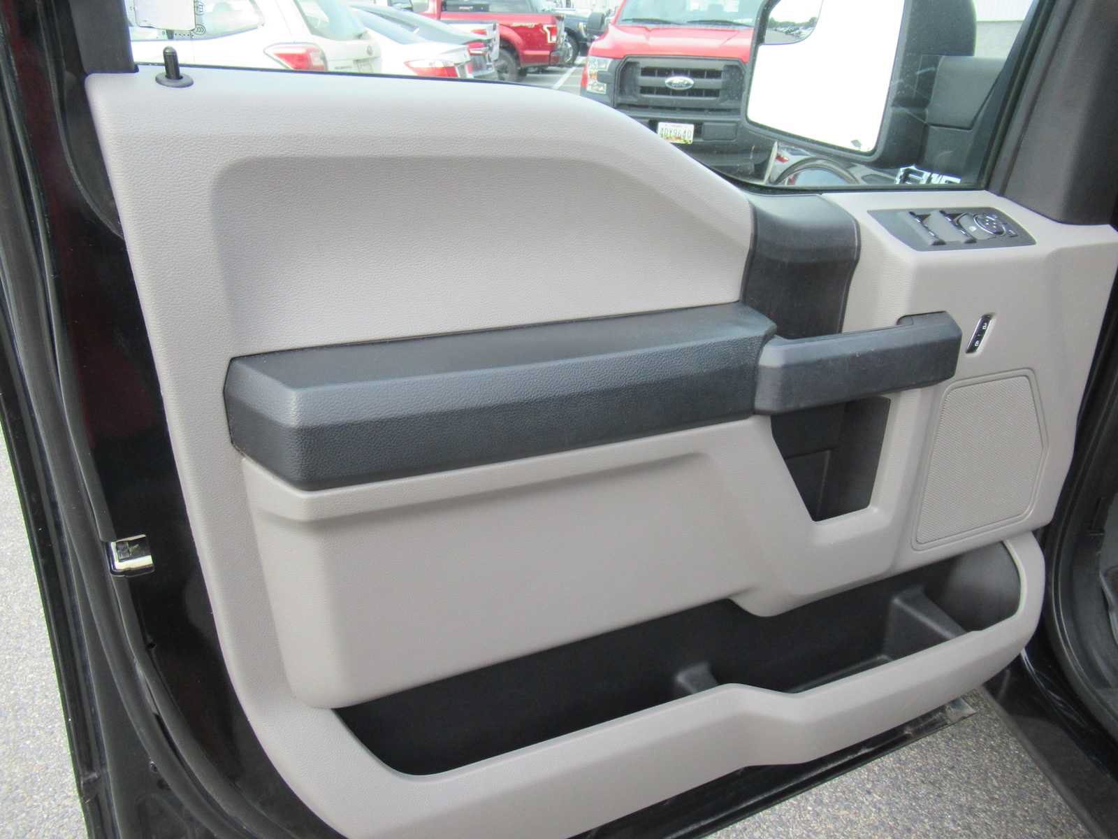 Used 2018 Ford F150 XL w/ Equipment Group 101A Mid AWD/4WD image 22