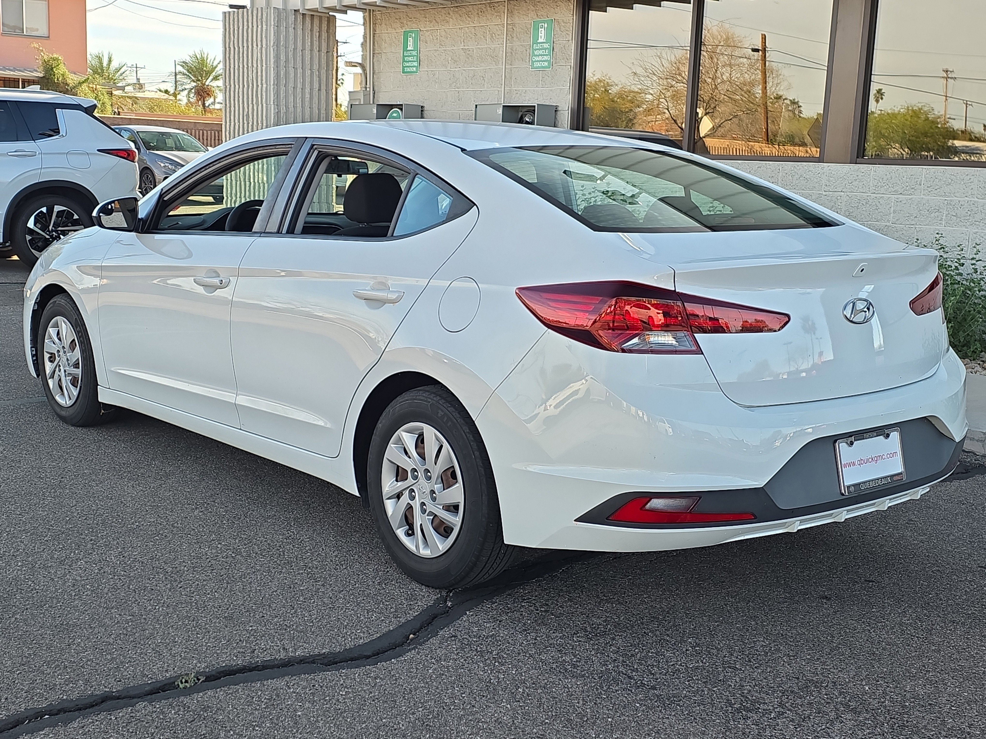Used 2019 Hyundai Elantra SE w/ Cargo Package image 5