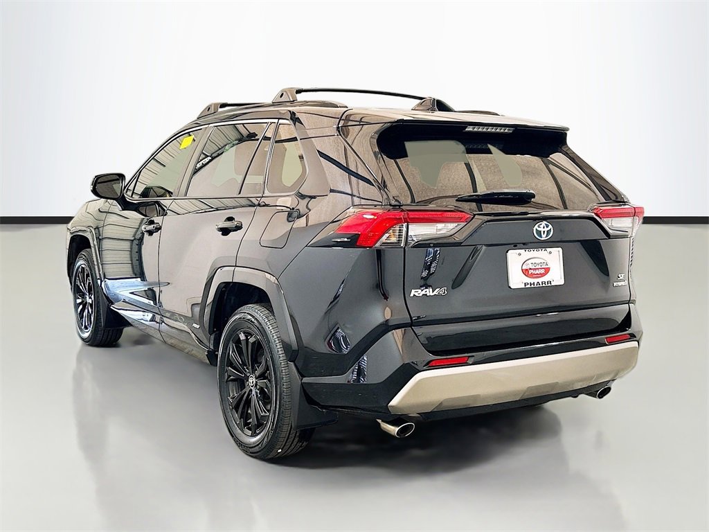 Used 2022 Toyota RAV4 SE image 6