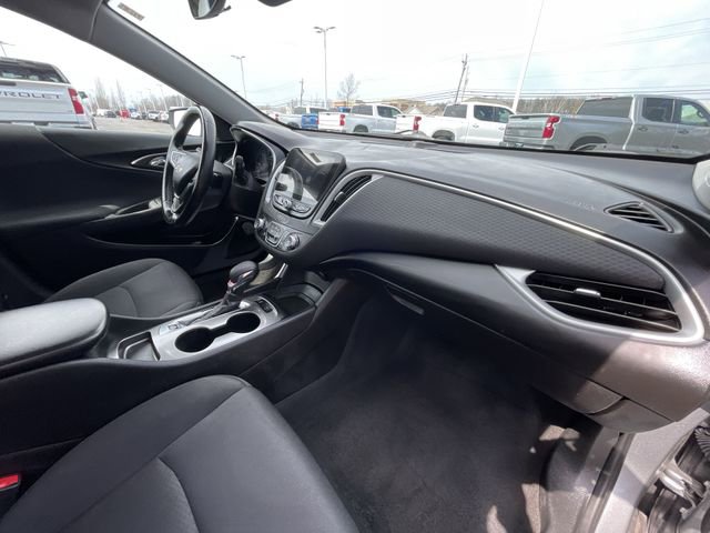 Used 2024 Chevrolet Malibu RS FWD image 28
