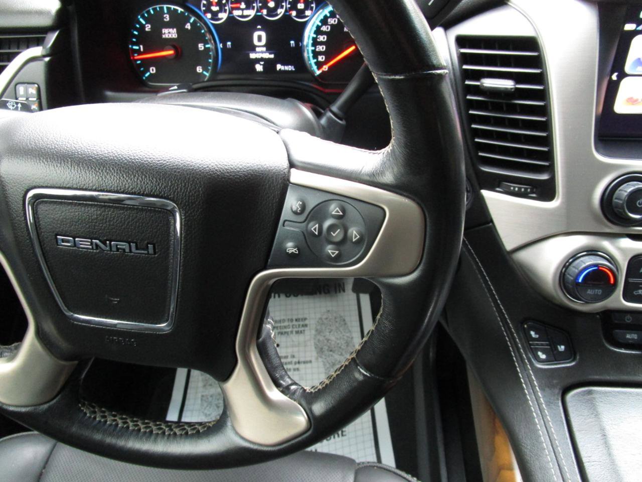 Used 2020 GMC Yukon Denali w/ Denali Ultimate Package RWD image 14
