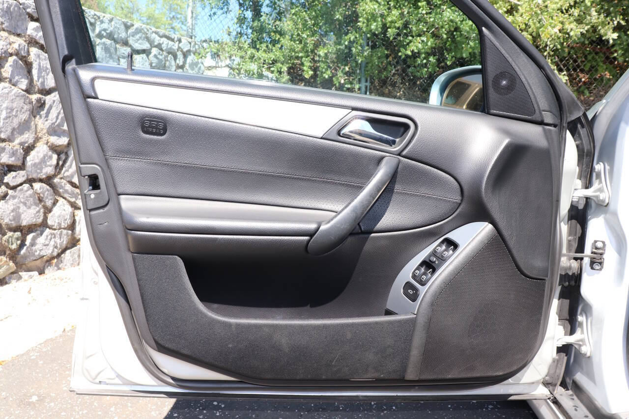 Used 2006 Mercedes-Benz C 230 Sedan image 11