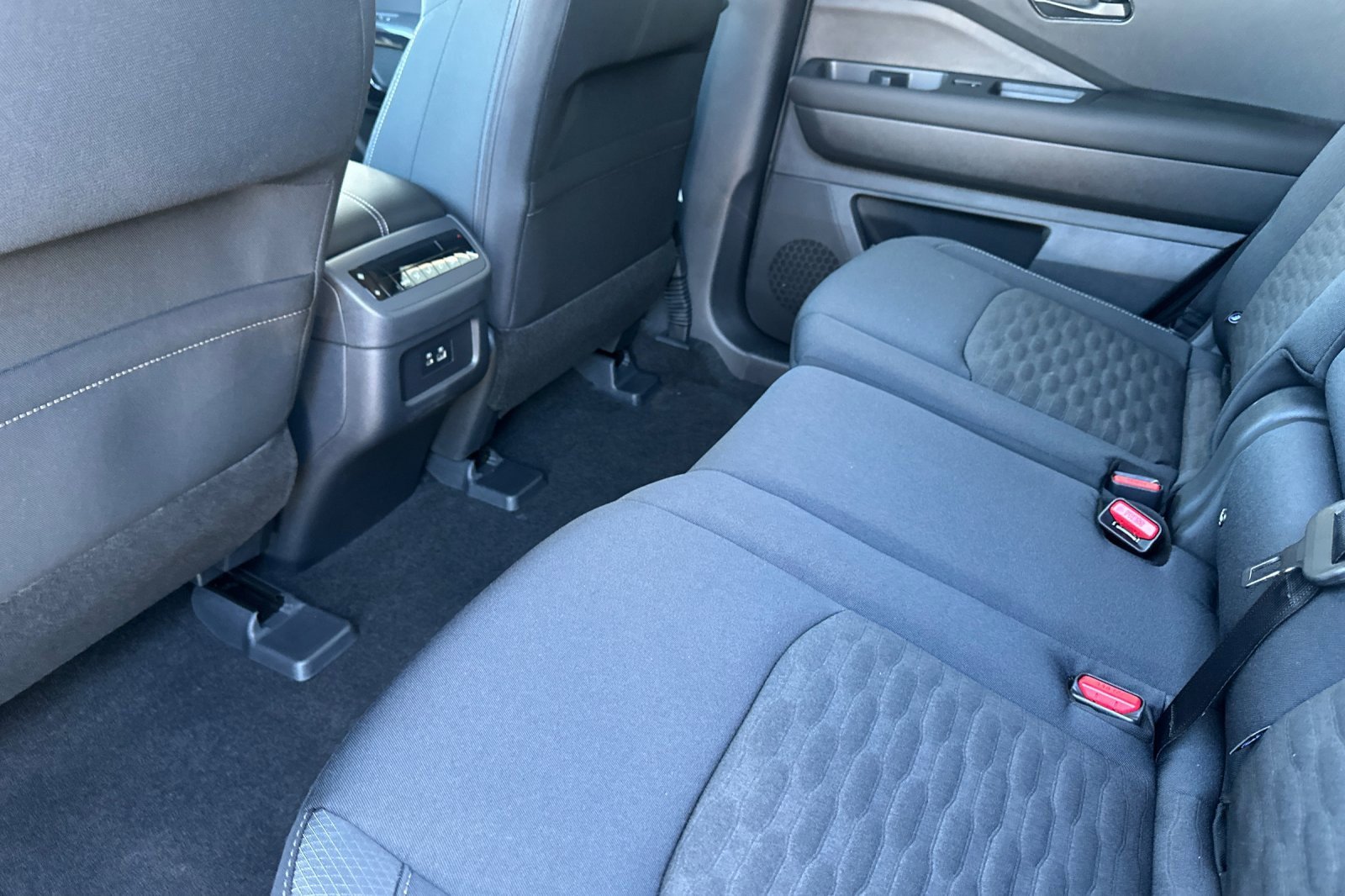 New 2025 Nissan Pathfinder SV image 9