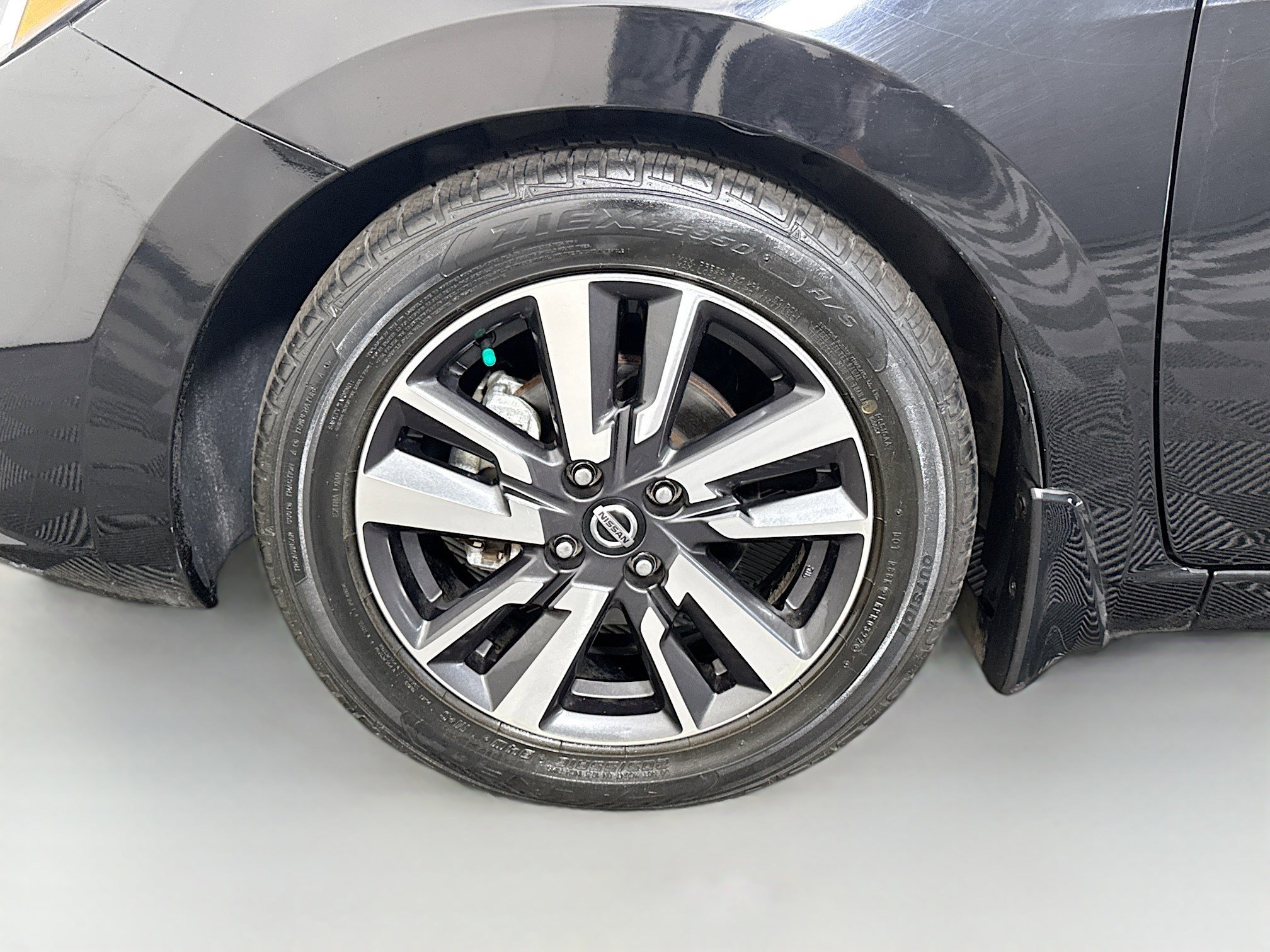 Used 2020 Nissan Versa SV image 38