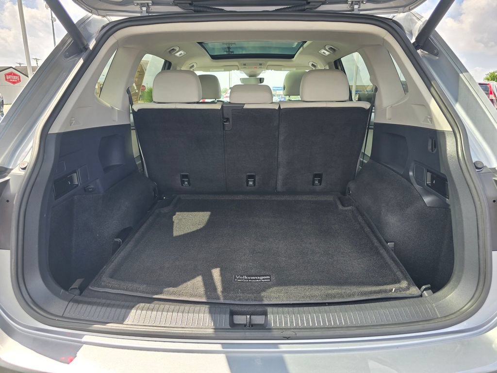 Used 2020 Volkswagen Tiguan SEL AWD/4WD image 12