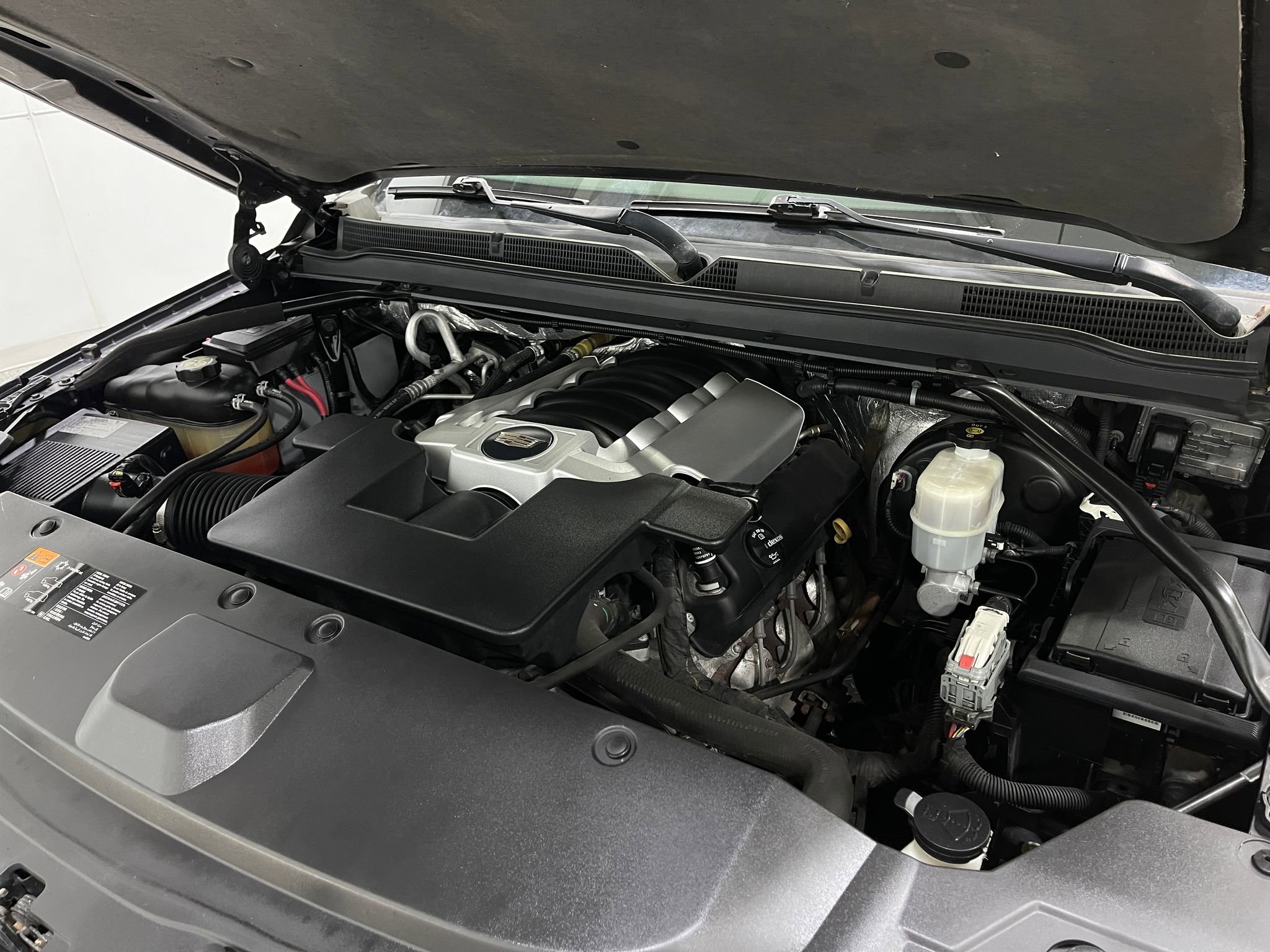 Used 2016 Cadillac Escalade ESV Luxury image 26