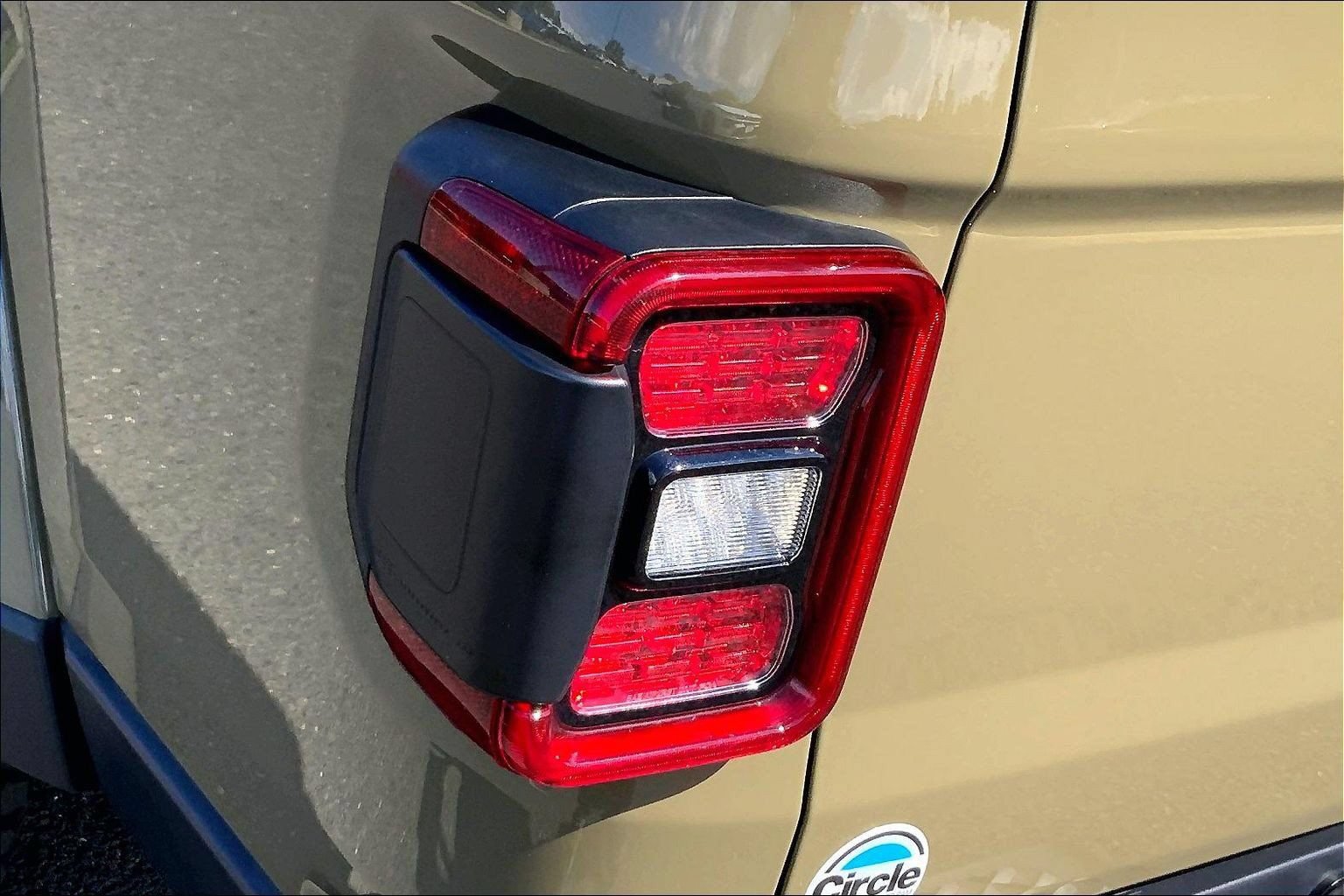 Certified 2025 Jeep Gladiator Sport AWD/4WD image 26