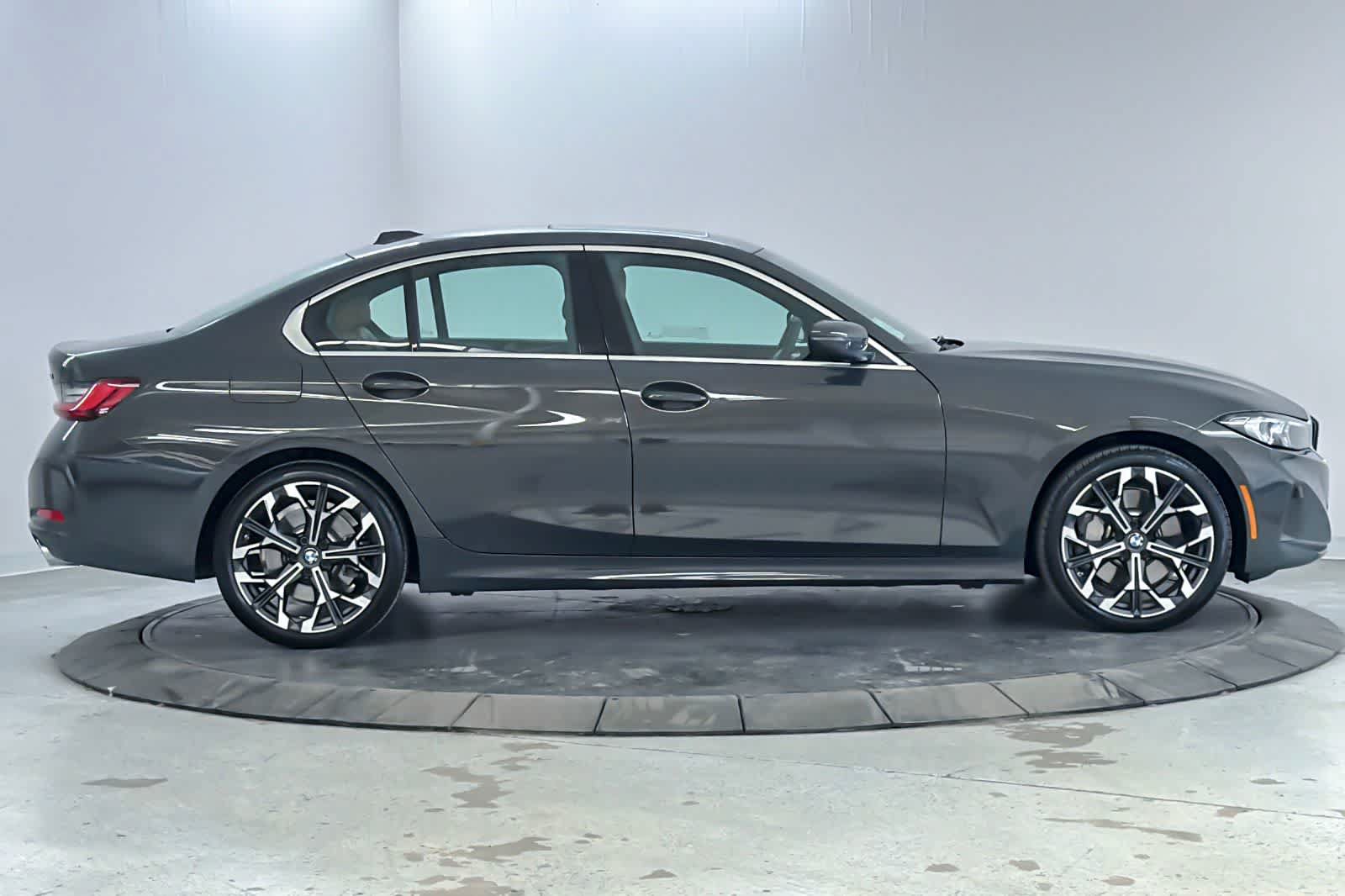 Used 2026 BMW 330i xDrive Sedan w/ Premium Package AWD/4WD image 8