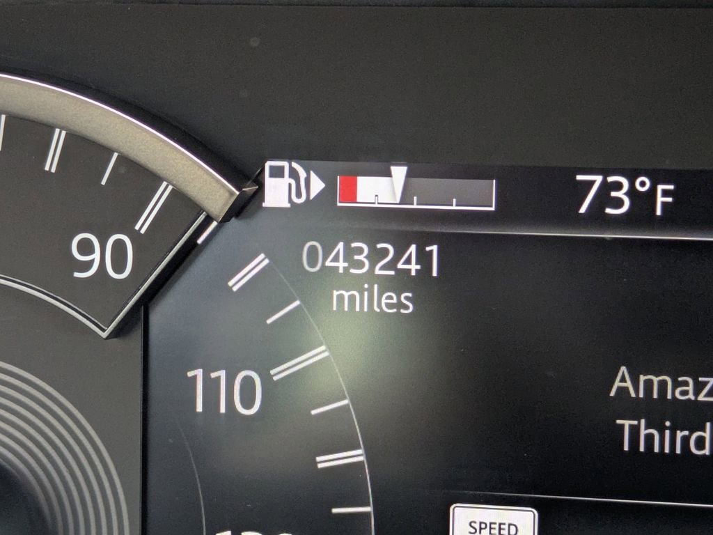 Used 2023 Land Rover Discovery Sport S image 32