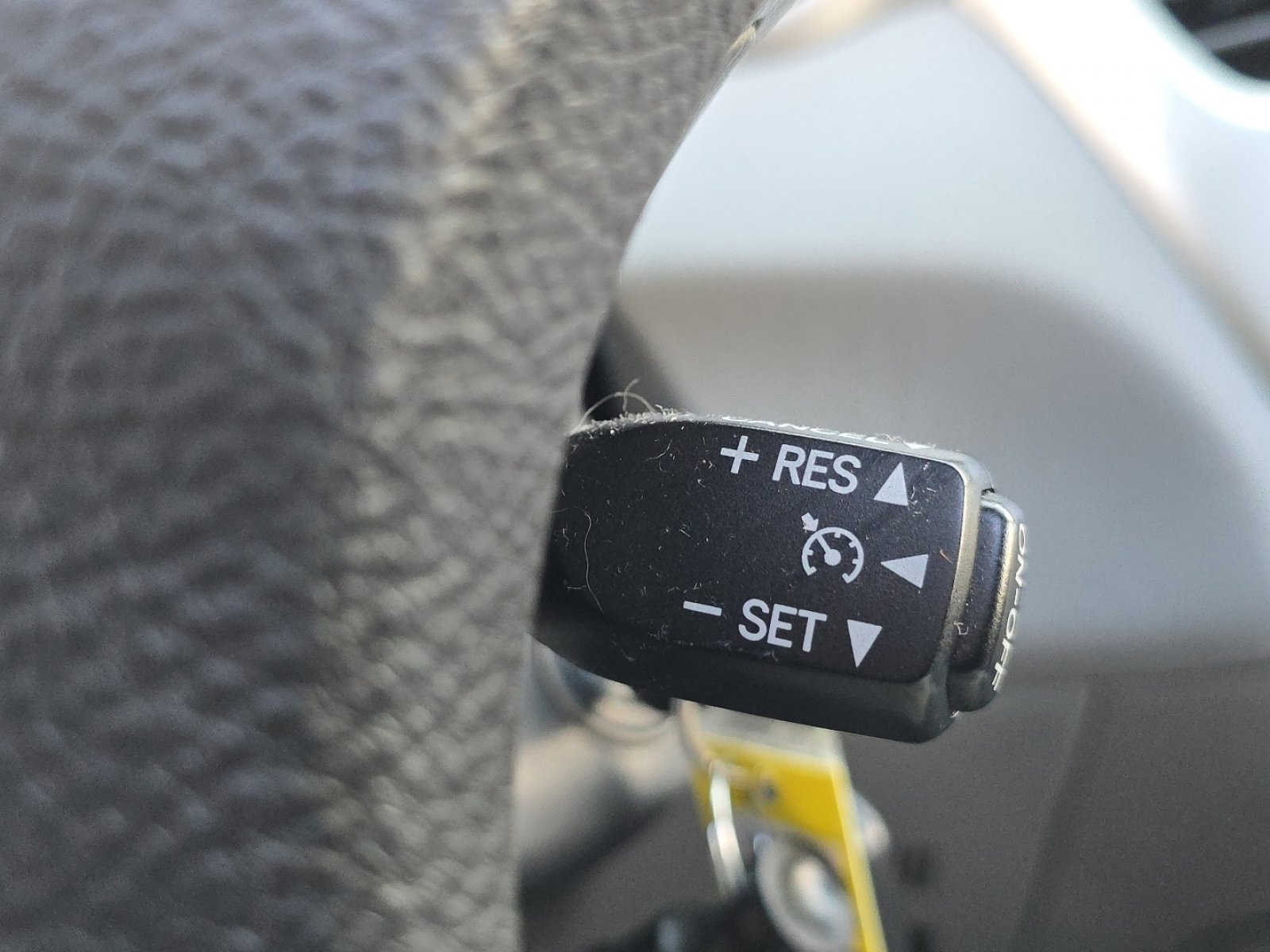 Used 2005 Toyota Highlander 2WD V6 w/ 3rd Row image 25