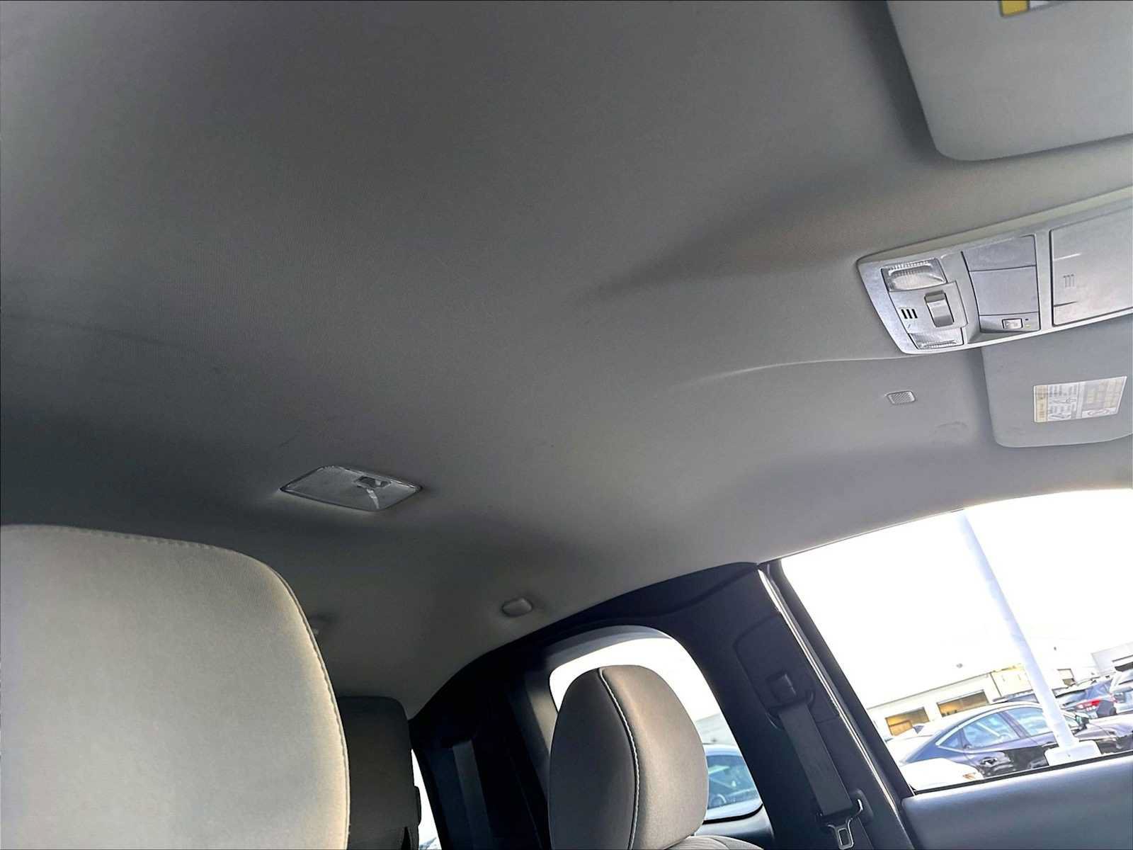 Used 2022 Toyota Tacoma SR5 AWD/4WD image 23