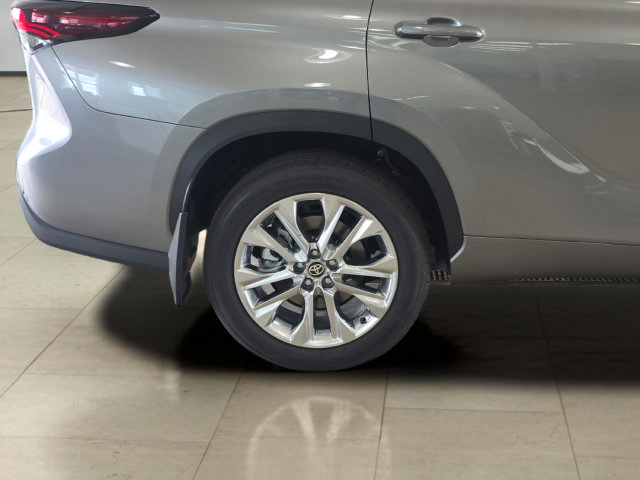 New 2026 Toyota Highlander Limited AWD/4WD image 32