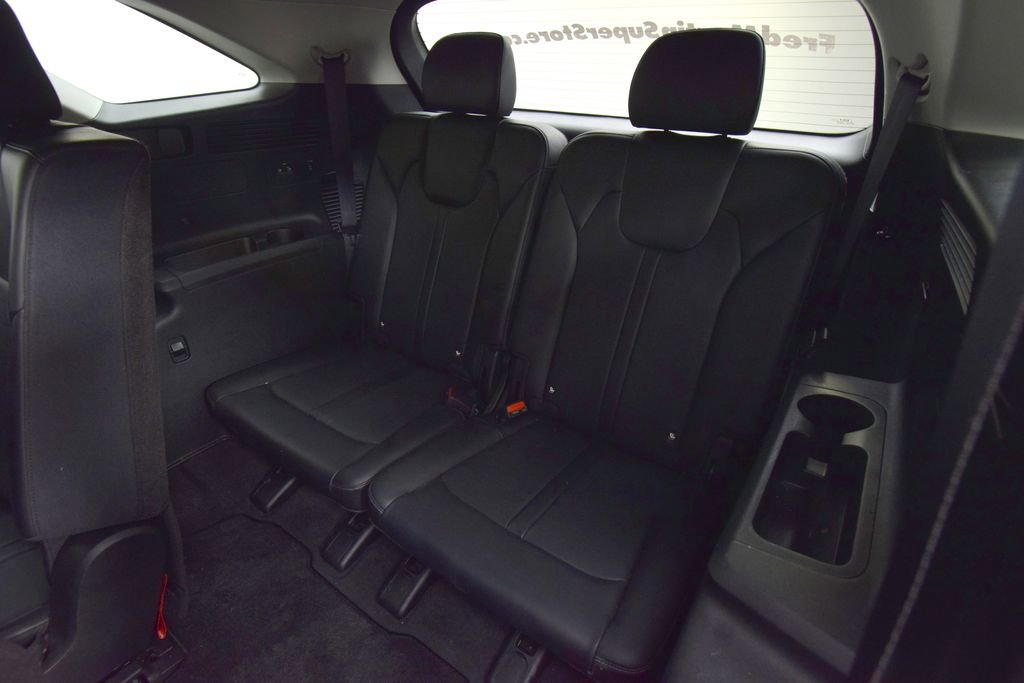 Used 2024 Kia Sorento S image 16