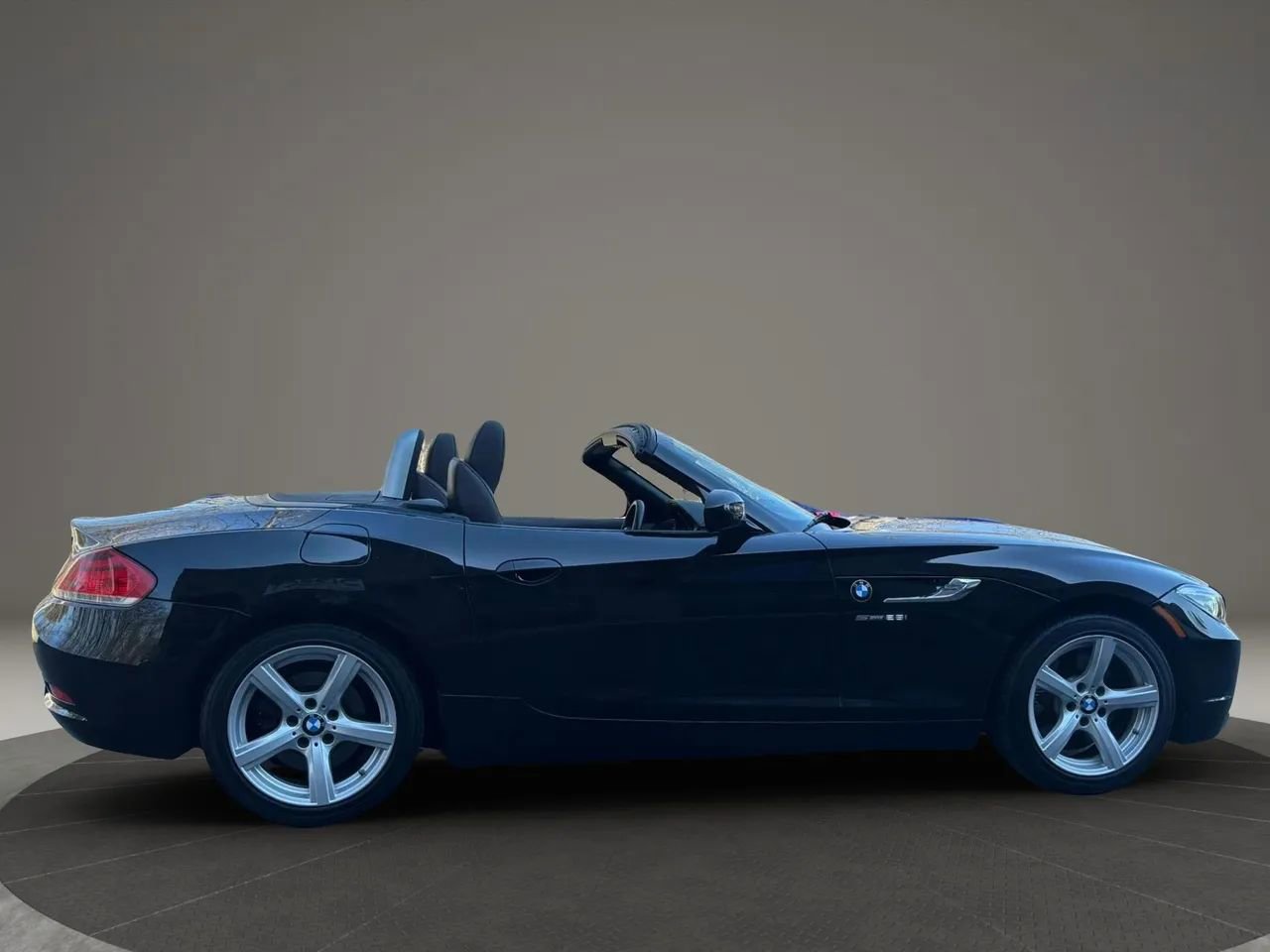 Used 2014 BMW Z4 sDrive28i image 16