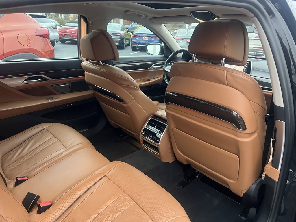 Used 2022 BMW 740i xDrive w/ Luxury Rear Seating Package image 39