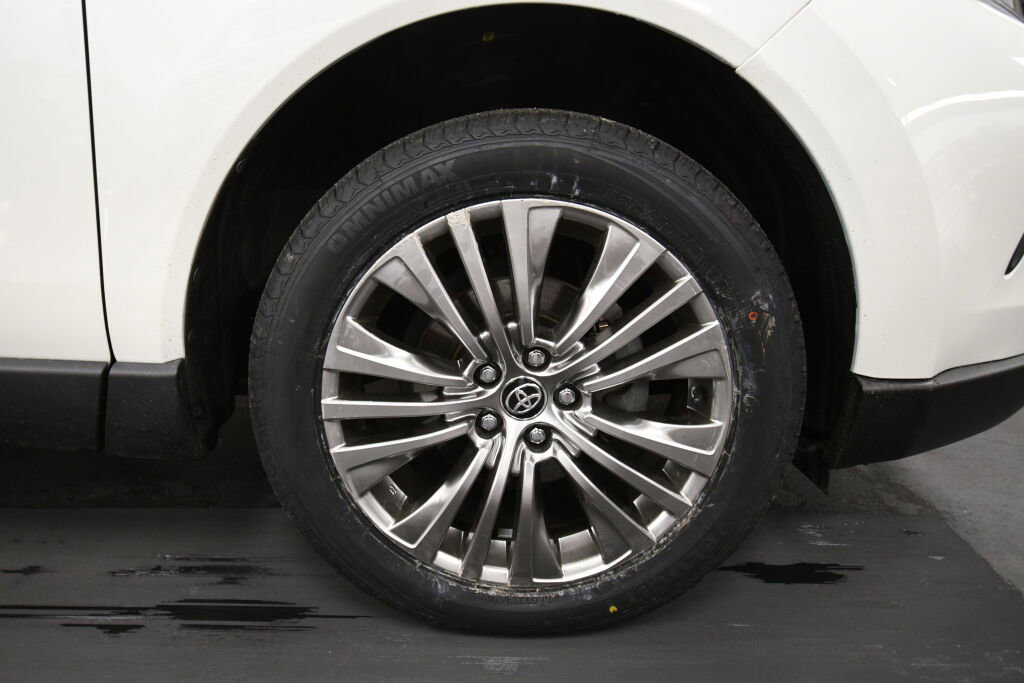 Used 2021 Toyota Venza XLE w/ Softex Package image 30