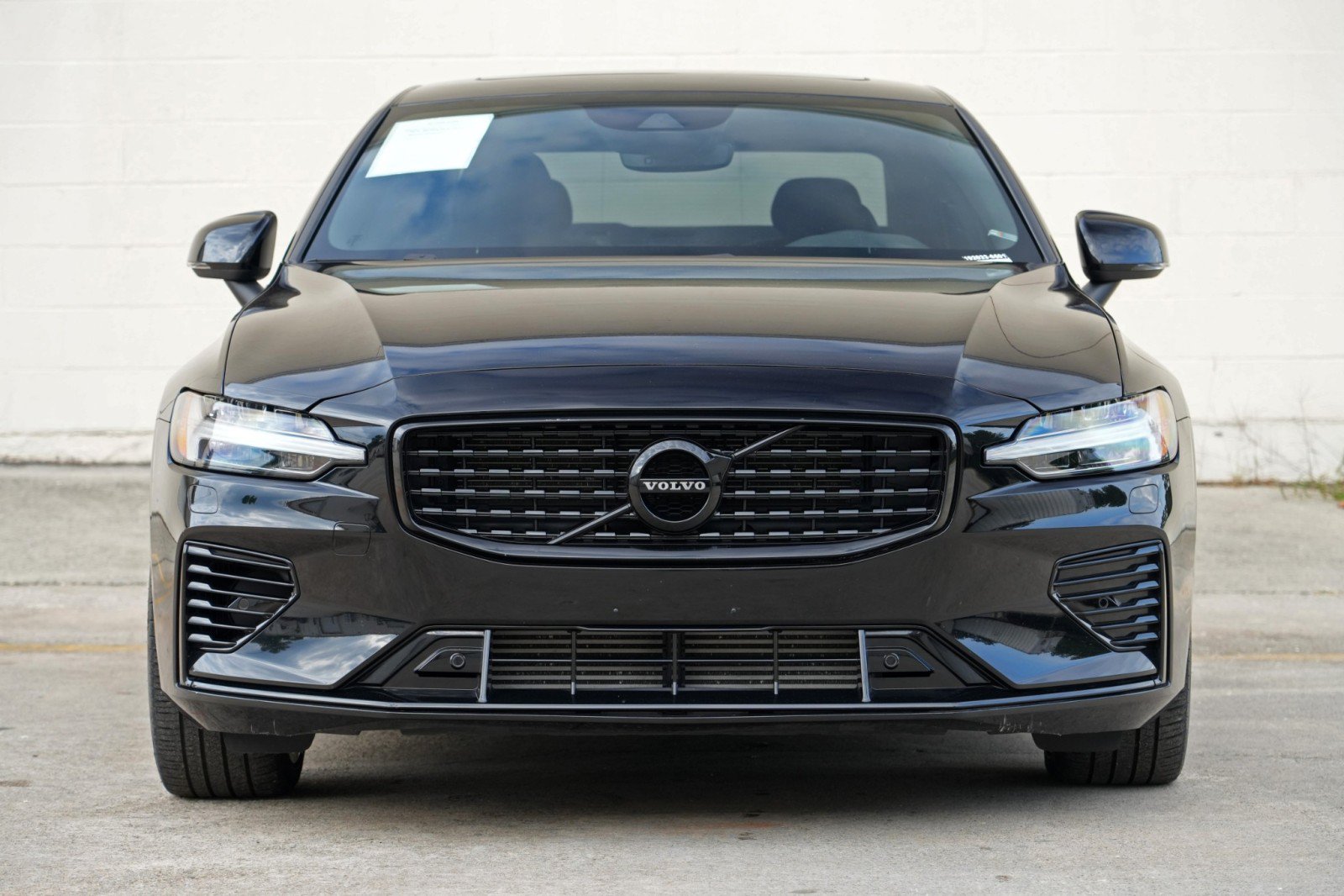 Used 2022 Volvo S60 T8 R-Design w/ Climate Package AWD/4WD image 7