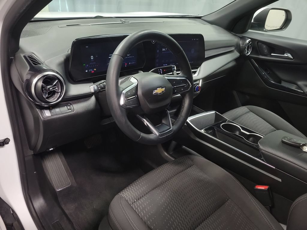 Used 2025 Chevrolet Equinox LT FWD image 16