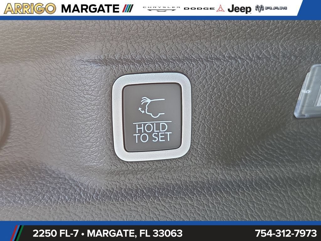 New 2025 Jeep Grand Cherokee L Summit AWD/4WD image 14