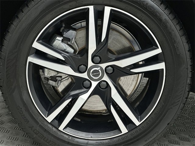 Used 2018 Volvo XC60 T8 R-Design w/ Convenience Package image 10
