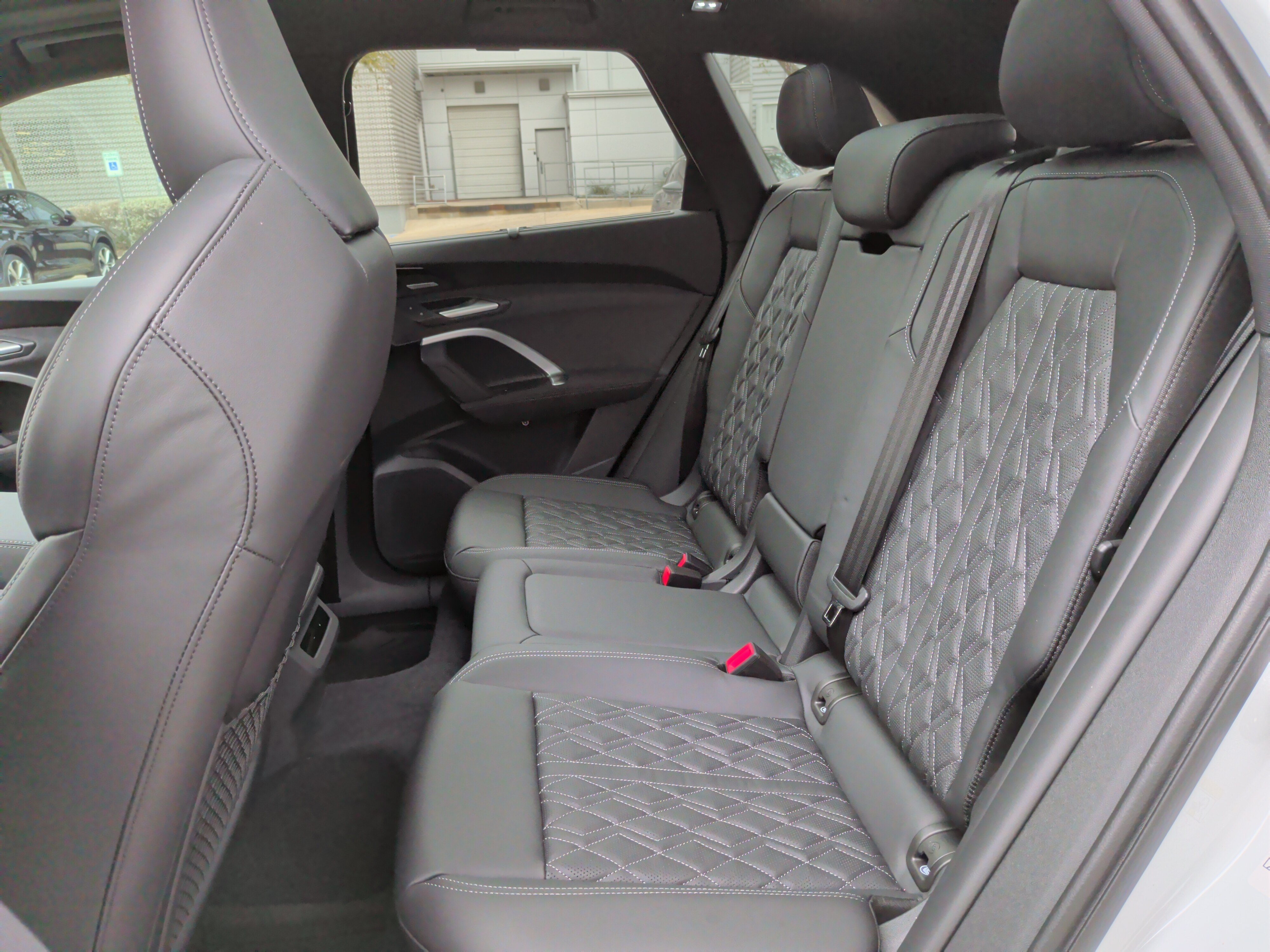 Used 2025 Audi SQ5 Premium Plus AWD/4WD image 32