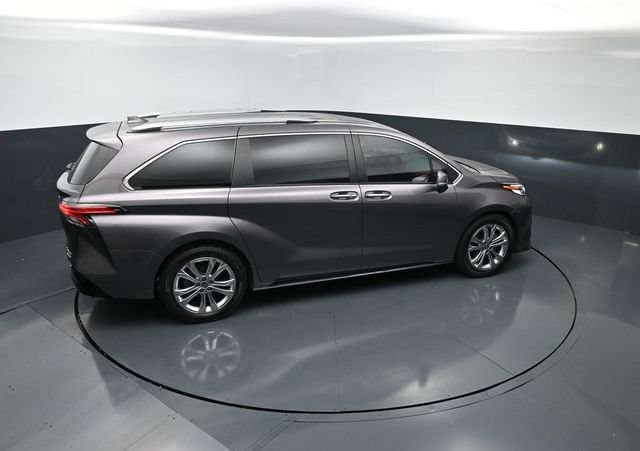 Used 2022 Toyota Sienna Platinum FWD image 34