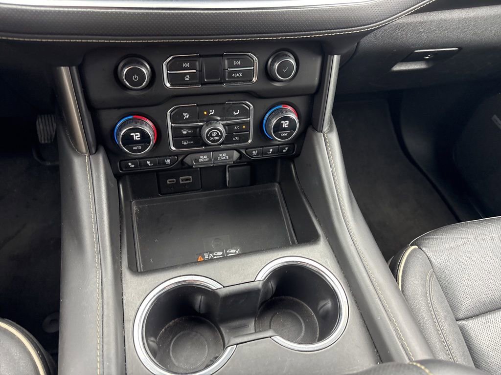 Used 2023 Chevrolet Suburban Premier image 34