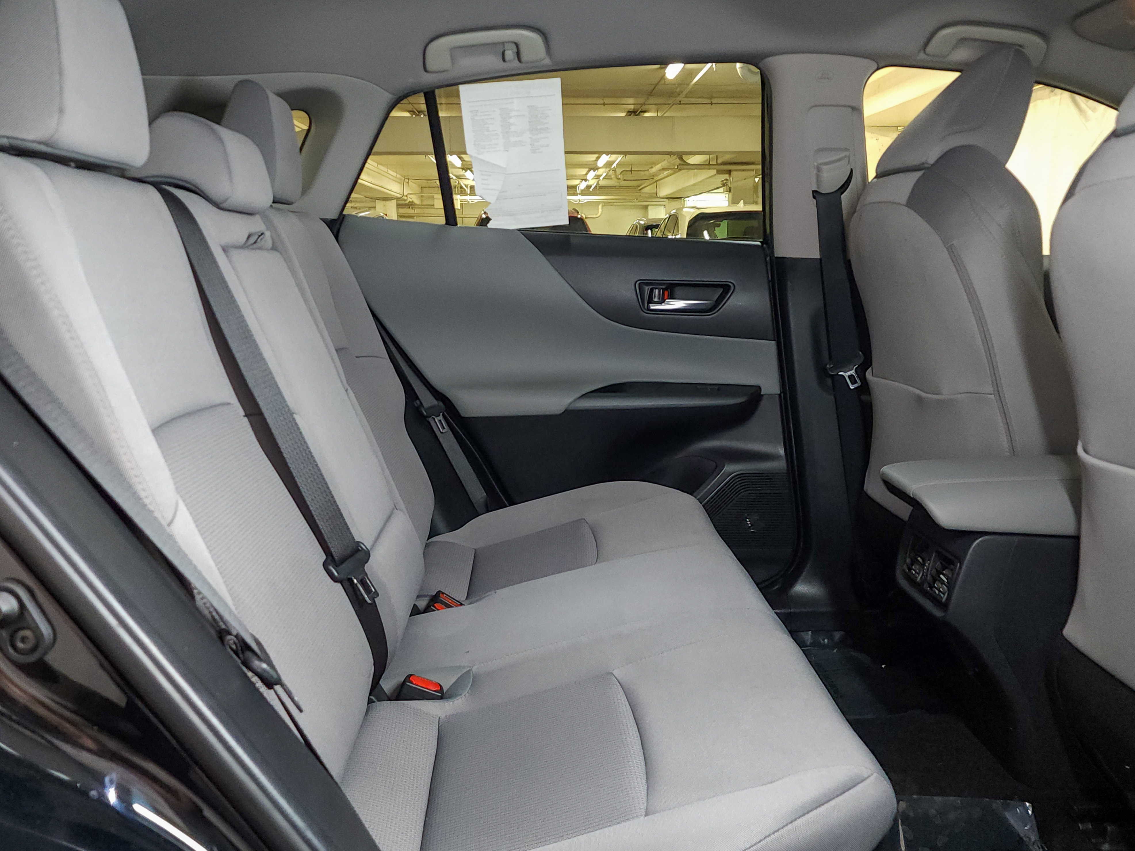 Used 2021 Toyota Venza LE AWD/4WD image 46