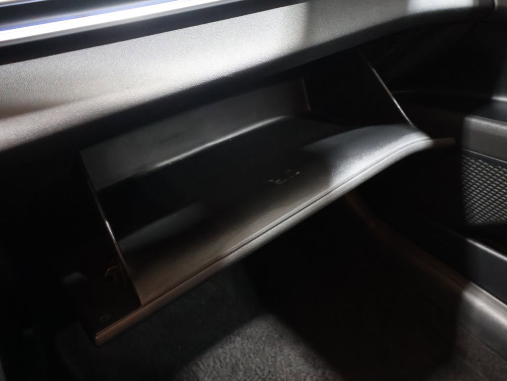 Used 2024 Hyundai Elantra Limited image 35