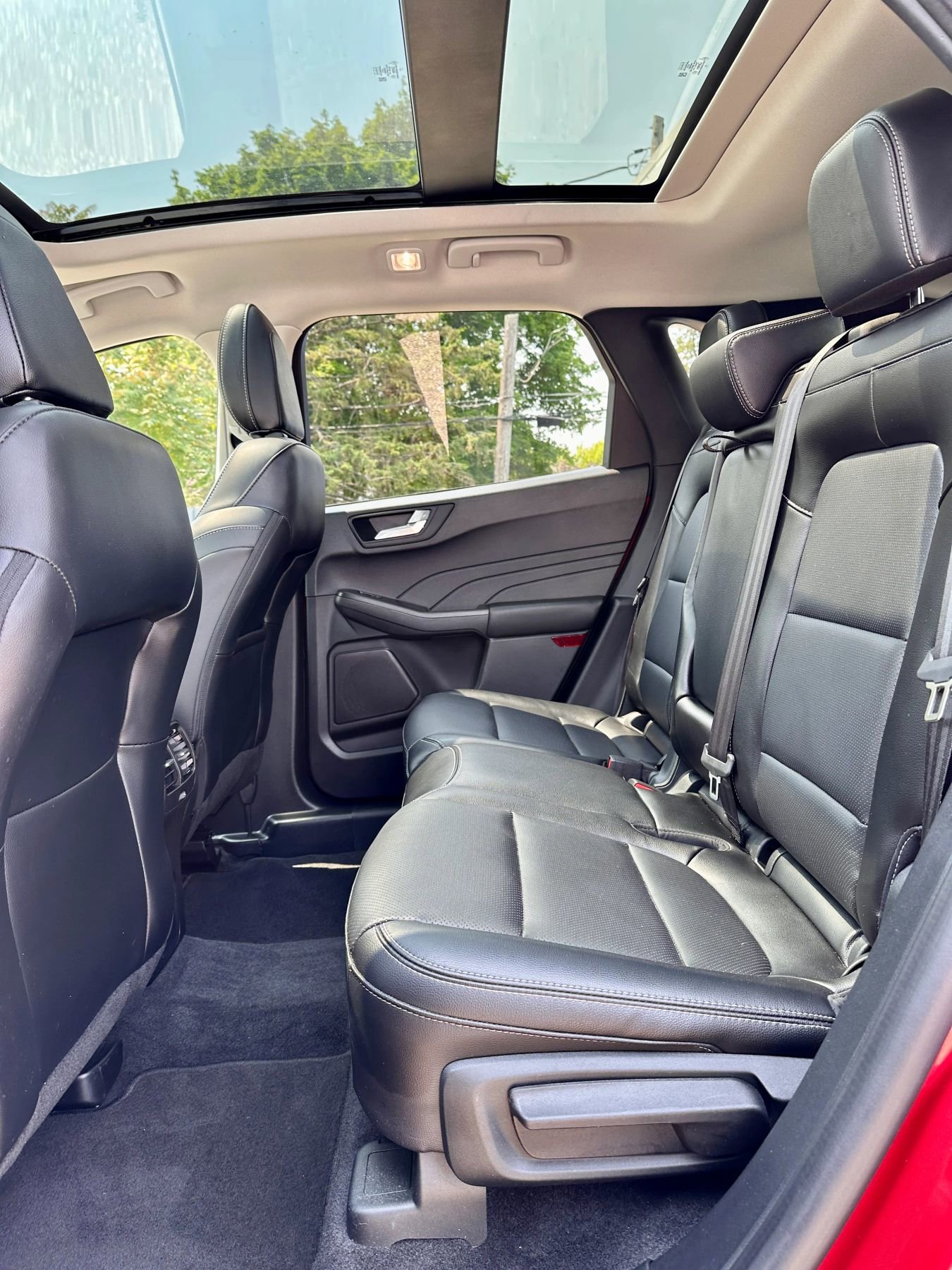 Used 2022 Ford Escape Titanium image 14