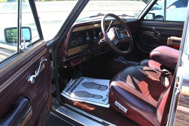 Used 1990 Jeep Grand Wagoneer AWD/4WD image 20
