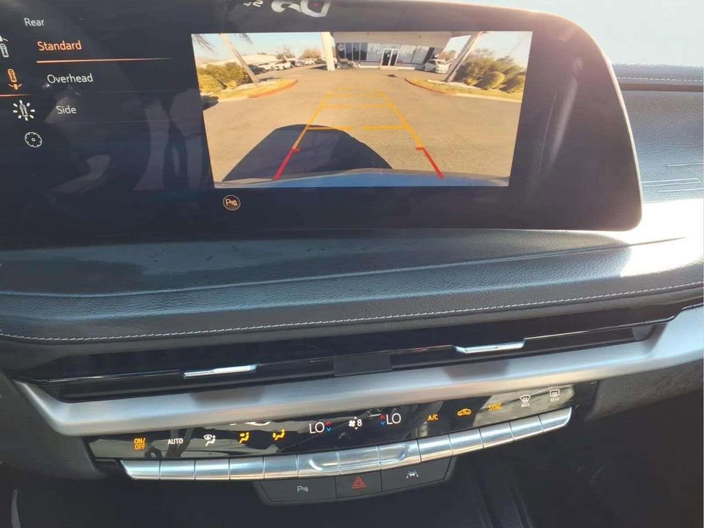 Used 2025 Cadillac XT4 Premium Luxury FWD image 15