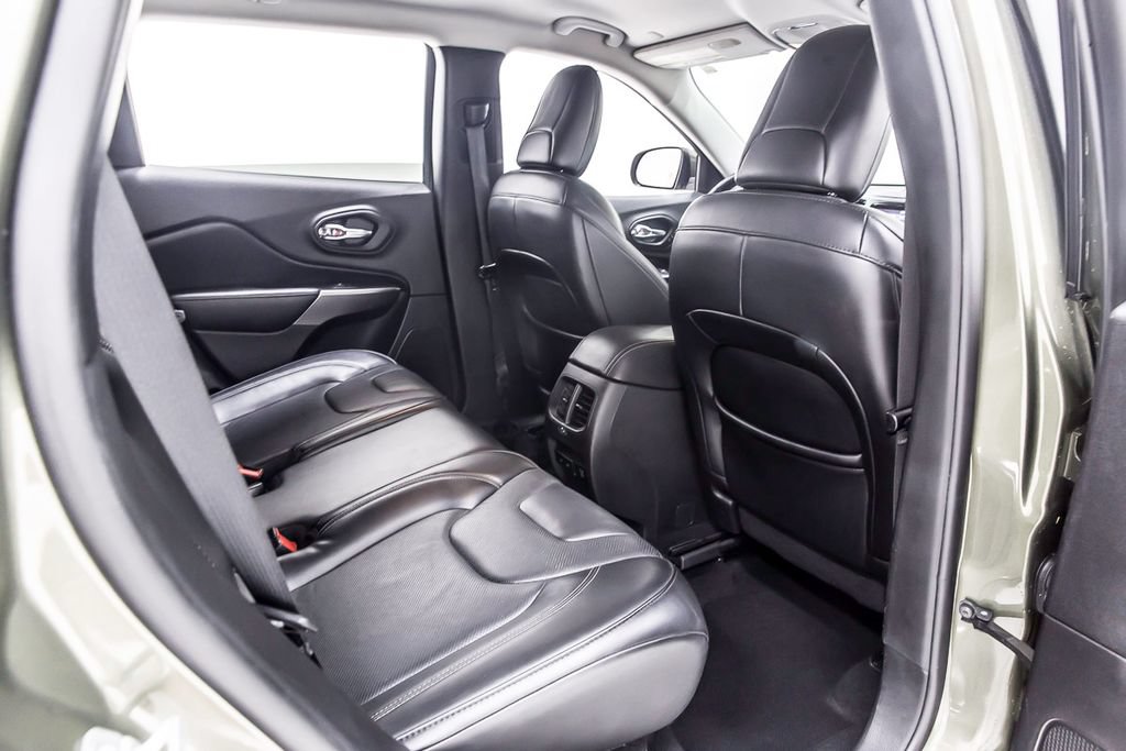 Used 2020 Jeep Cherokee Limited AWD/4WD image 32