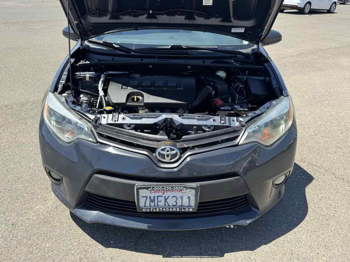 Used 2015 Toyota Corolla LE FWD image 33