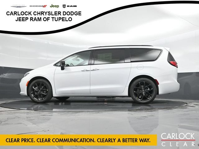 New 2026 Chrysler Pacifica Limited w/ Uconnect Theater Family Group FWD image 71