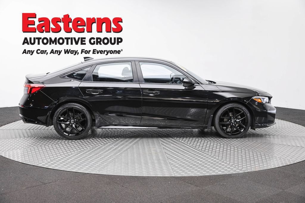 Used 2025 Honda Civic Sport image 4