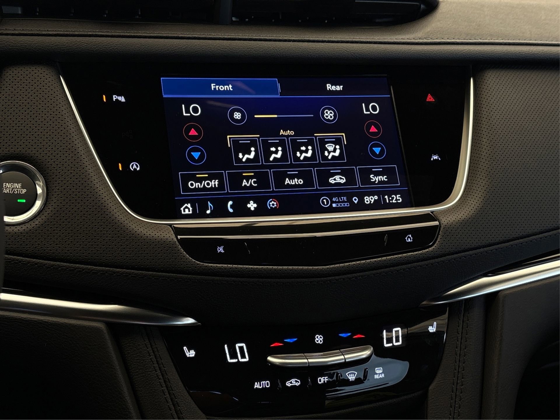 New 2025 Cadillac XT6 Luxury image 25