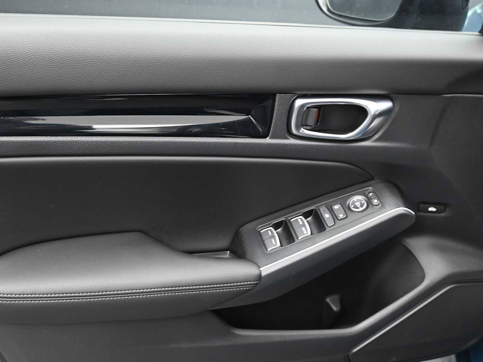 Used 2025 Honda Civic Sport Touring image 6