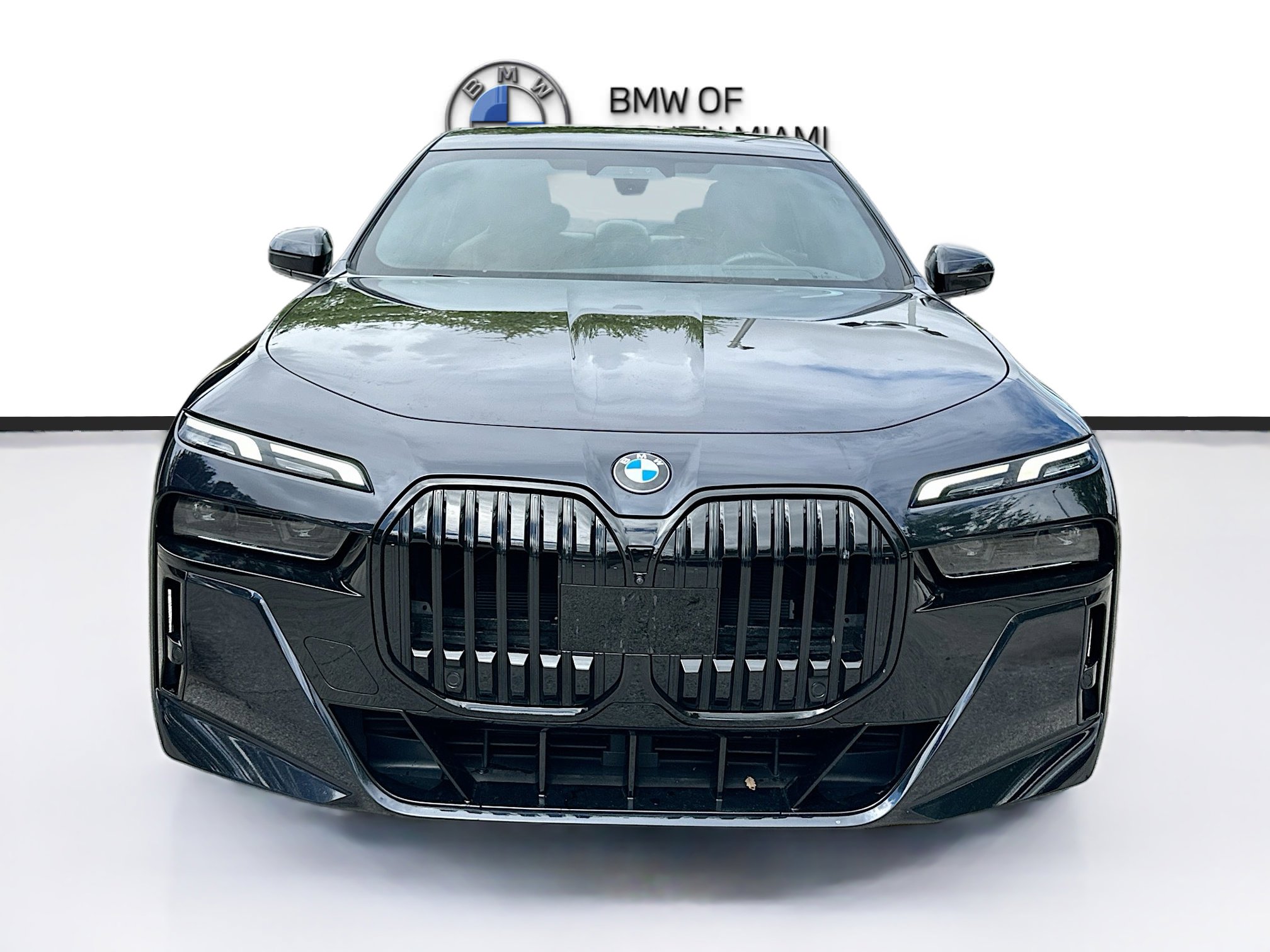 Certified 2023 BMW 740i 740i image 2