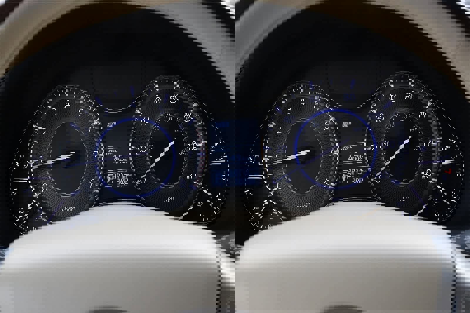 Used 2016 INFINITI QX80 2WD w/ Driver's Assistance Package image 12