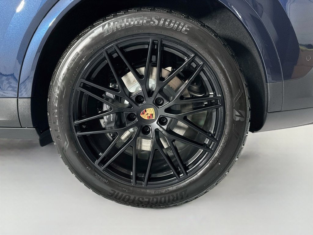 New 2026 Porsche Cayenne AWD/4WD image 33