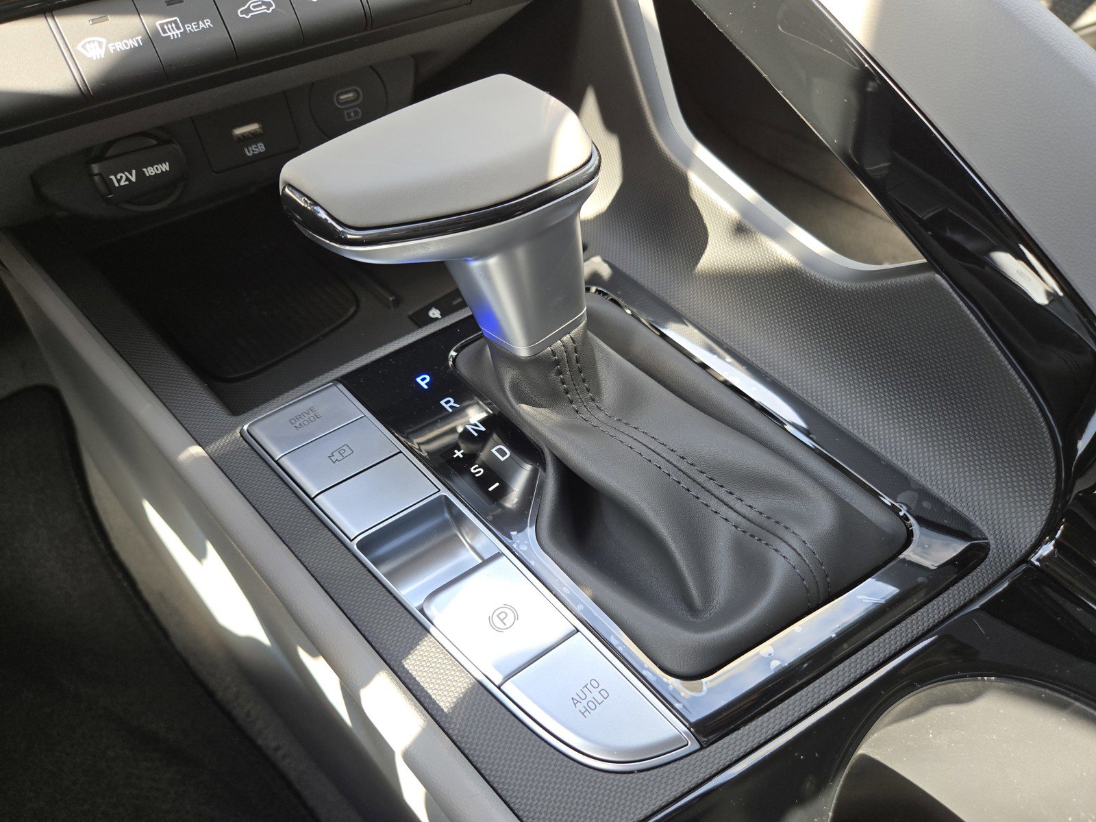 New 2025 Hyundai Elantra SEL image 18