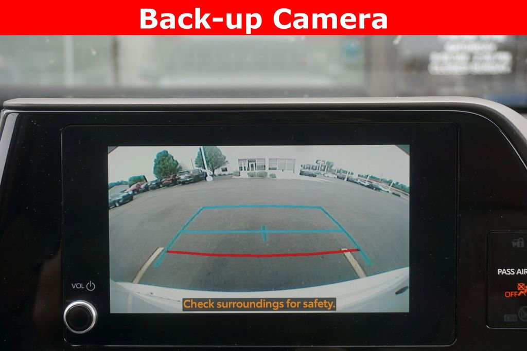Used 2023 Toyota Highlander XLE AWD/4WD image 9